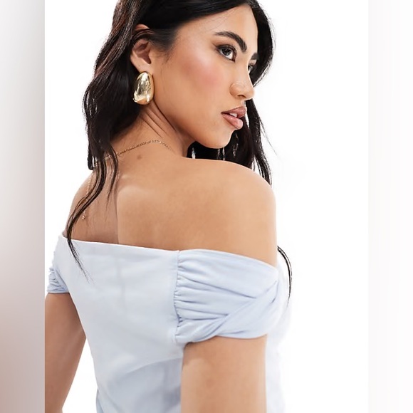 Blue Off-the-Shoulder Sweetheart Top - Picture 3 of 4